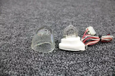 C622006-0102 (Use: 073-0270) Cessna Wing Strobe Light Assy W/ Lens (Volts: 14))